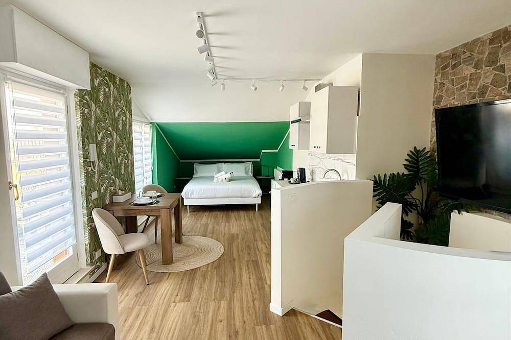 Entire apartment, Catullo Loft in Villafranca di Verona, Verona Province