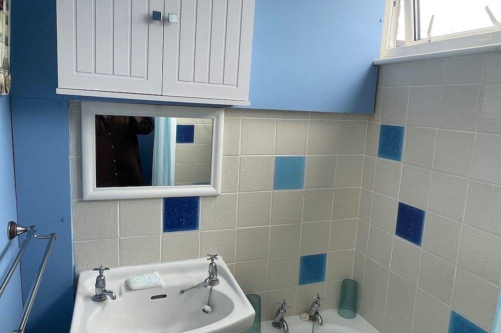 2 Bed Lodge Sleeps 4- Pets, Parking, 2min to Beach in Chapel St. Leonards, Lincolnshire