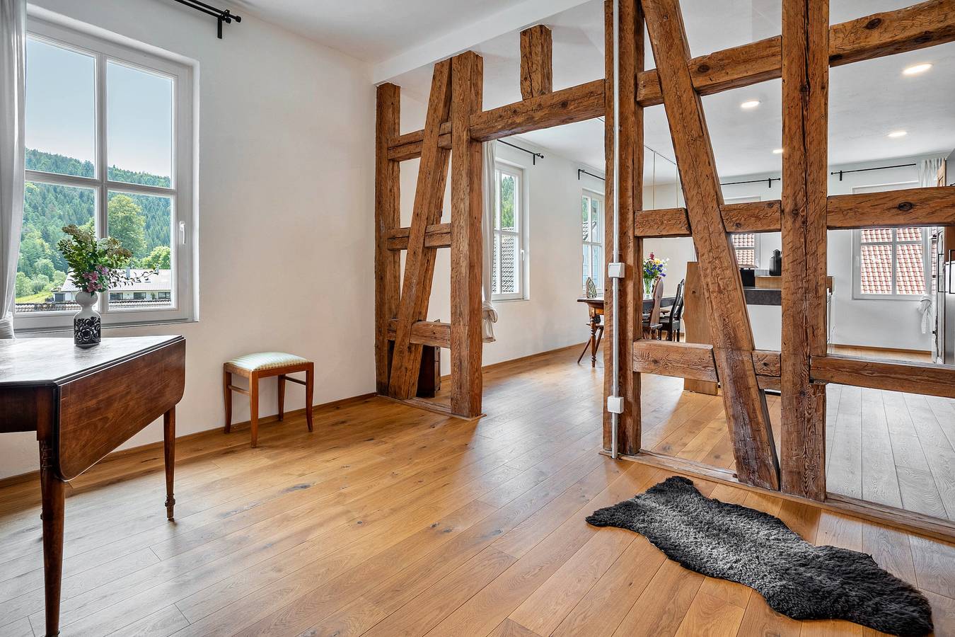 Ganze Wohnung, Ferienwohnung 'Lehrerzimmer' mit Bergblick, Gemeinschaftsterrasse und Wi-Fi in Enzklösterle, Nordschwarzwald