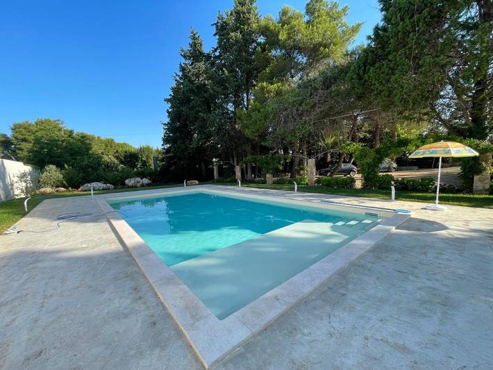 Location de vacances pour 3 personnes, avec piscine et bassin pour enfant ainsi que jardin et vue à Galatina