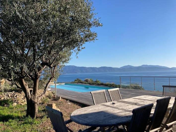Villa pour 10 personnes, avec jardin ainsi que vue et piscine, animaux acceptés dans Sagone - 3
