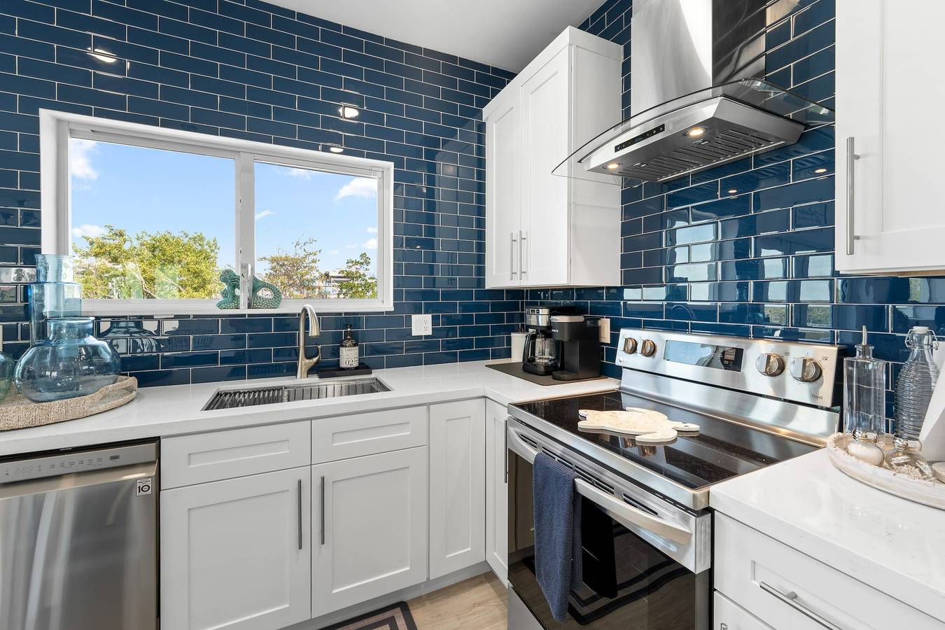Blue Pearl   Waterfront Oasis w  Pool   70  Dock in Marathon, Monroe County
