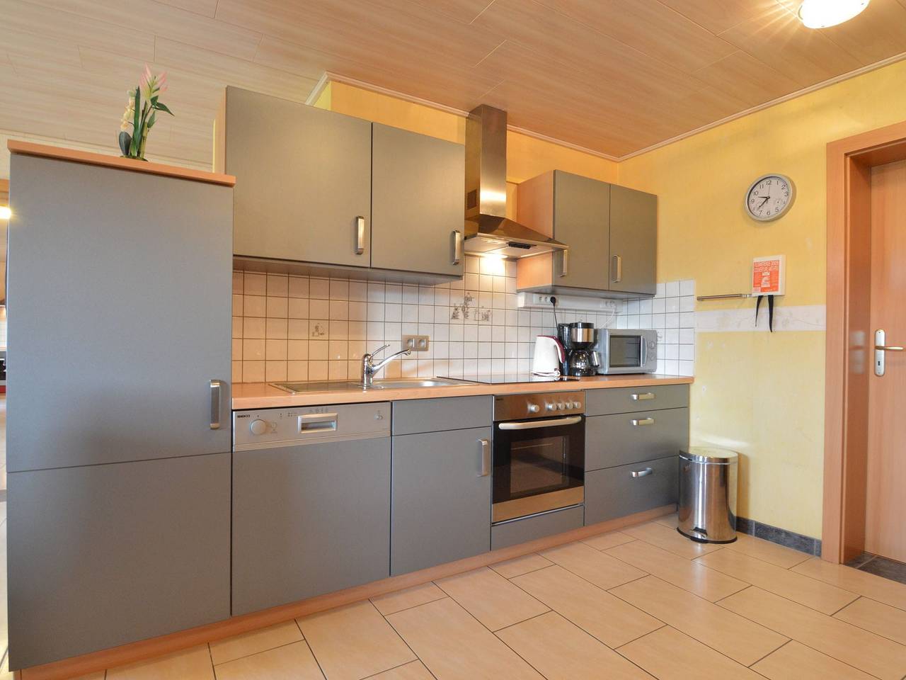 Ganze Wohnung, Wohnung in Grüfflingen mit Sauna & See in Burg-Reuland, Lüttich und Umgebung