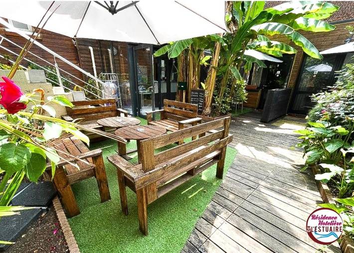 Appart’hôtel pour 2 personnes, avec vue et jardin