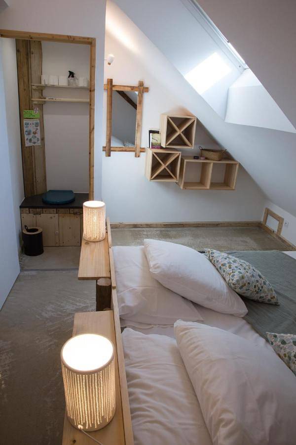 Location de vacances pour 17 personnes, avec jardin et vue, animaux acceptés dans Plan D Eau Des Hurtieres - 2