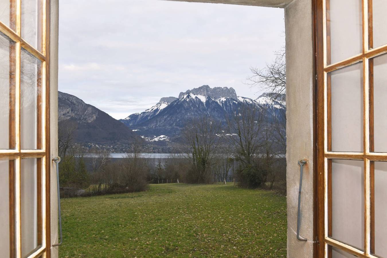 Appartement entier, La Grange de Jean - 3 chambres avec jardin à 300m du Lac d'Annecy in Sévrier, Parc naturel régional du Massif des Bauges