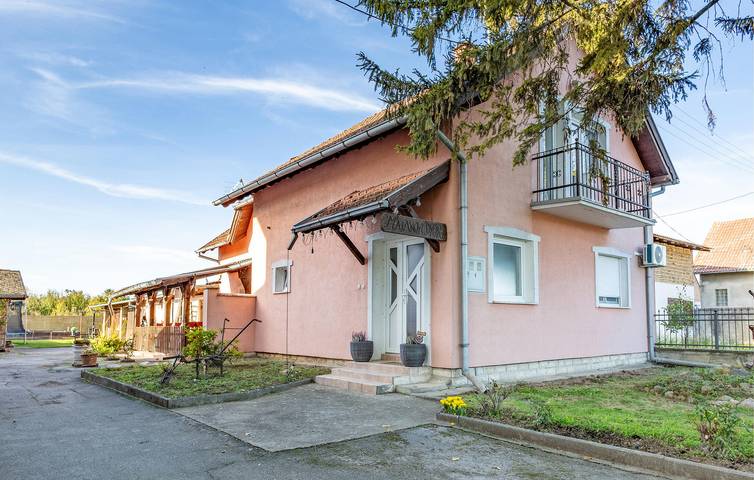 Charmante 2-Zimmer-Wohnung mit Pool, WLAN und nur wenige Schritte von der Donau entfernt in Osijek-Baranja