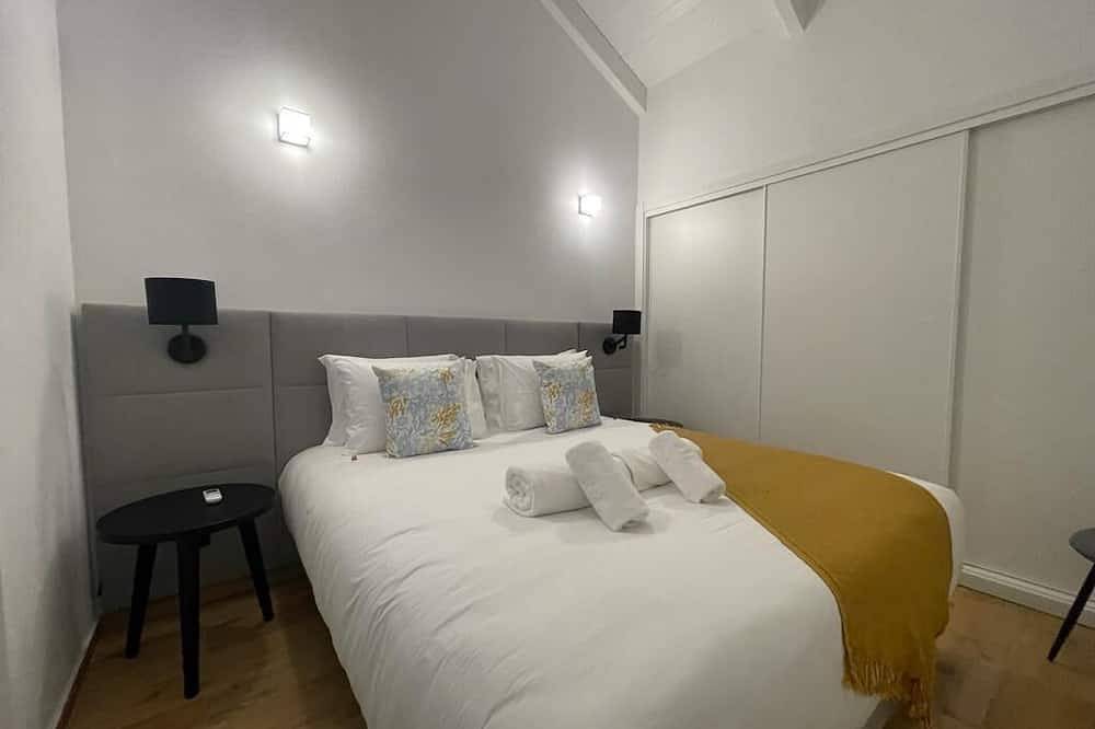 Beautiful 2 Bedroom Ocean Front Stone House In São Jorge,  Azores (Belo Canto) in São Jorge