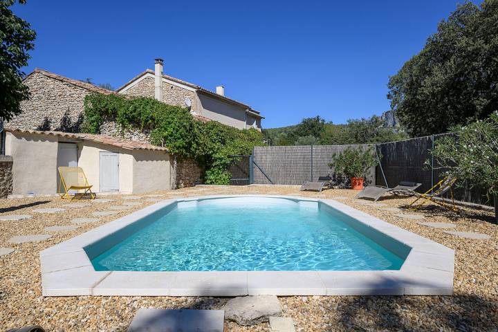 Casa di campagna "Maison Bourgues" con vista sulla falesia, Wi-Fi e aria condizionata in Lioux, Parco naturale regionale del Luberon