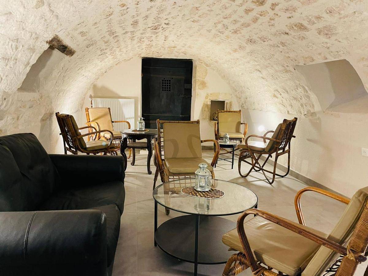 King Room with Roll-In Shower - Disability Access in Villiers-Saint-Benoît, Région d'Auxerre