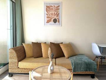 Gîte pour 2 personnes, avec vue et terrasse à La Riche