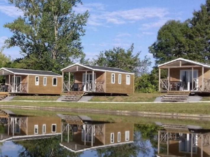 Gîte pour 4 personnes, avec terrasse ainsi que vue sur le lac et piscine à Saint-Vincent-de-Lamontjoie - 2