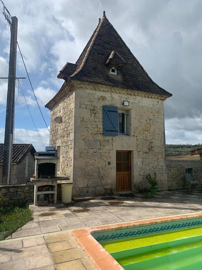 Location de vacances pour 2 personnes, avec Terrasse et Piscine à Laugnac
