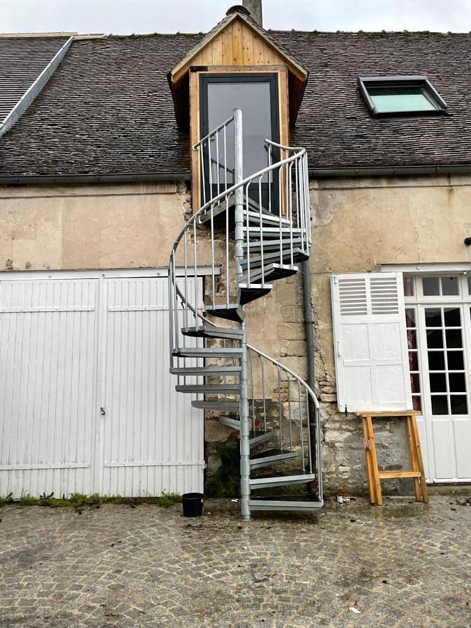 Appartement entier, Appartement Moderne Dans Ferme Du 13éme Siecle in Fontaine-Chaalis, Oise