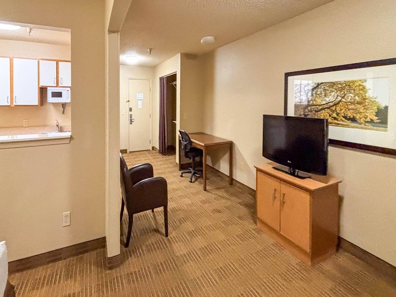 Entire apartment, 1 Queen Bed | Non-Smoking, Micfridge, Sofa-Bed in Greenville, Greenville County