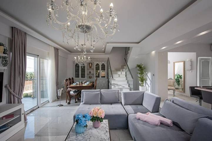 Villa Ira | Luxury 3Br Getaway