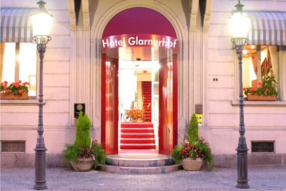 Hotel Post Glarnerhof - Doppelzimmer in Glarus, Kanton Glarus