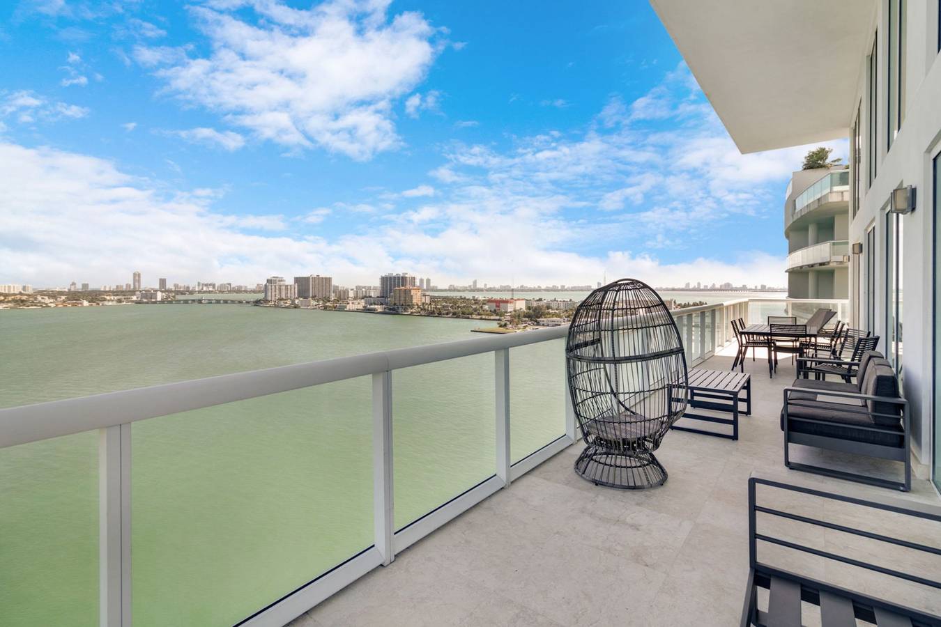 Apartamento entero, Roami at Adagio Miami   Waterfront 6Bd in North Bay Village, Florida