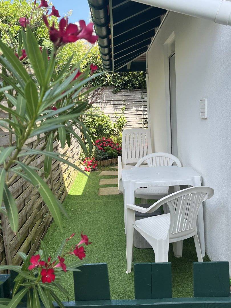 Chambre d'hôtes Émeraude - Petite Chambre sur jardin in Biarritz, Région de Bayonne