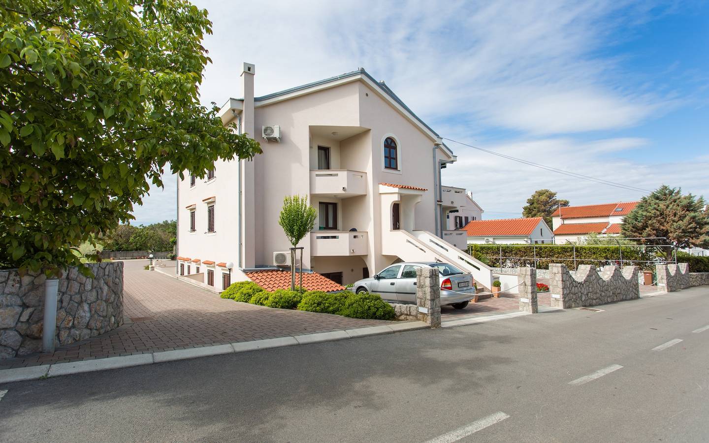 Entire apartment, One bedroom apartment with terrace and sea view Punat (Krk) A-17857-c in Punat, Krk