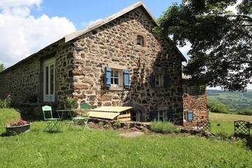 Gîte pour 6 personnes, avec jardin, animaux acceptés à Saint-Front