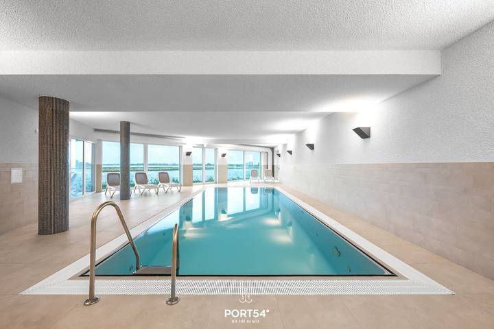 Ganze Wohnung, Meereskieker - 1. Reihe am Wasser, Terrasse, Indoor-Schwimmbad, Pkw Stellplatz in Olpenitz, Kappeln
