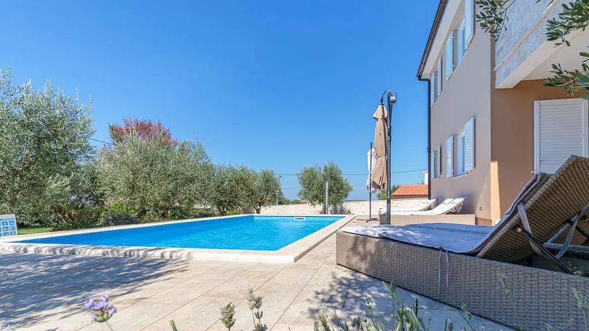 Villa pour 8 personnes, avec piscine et jardin à Selina - 4