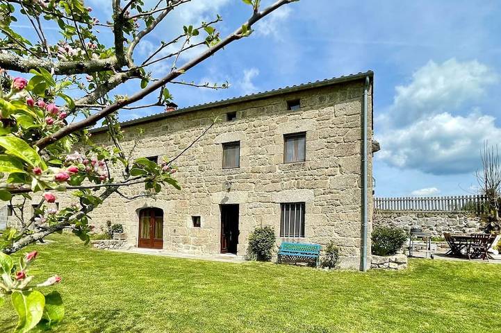 Gîte pour 6 personnes, avec jardin