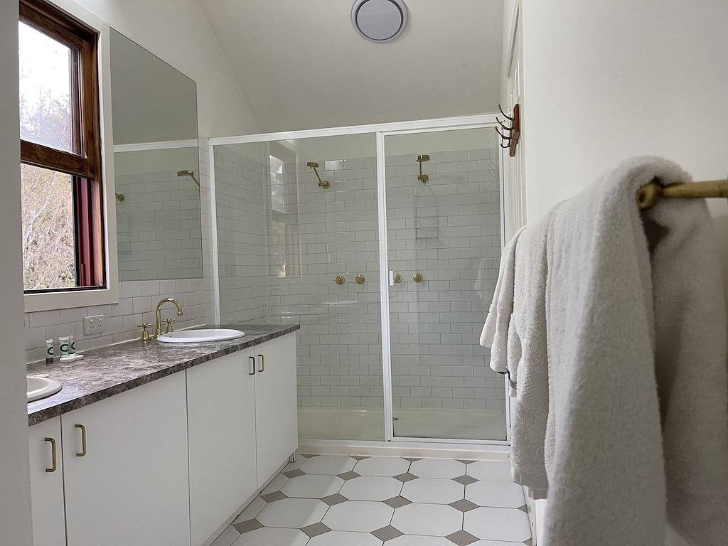 3/4 Morgen Beach House, zu Fuß zum Strand auf der Promenade, Familiengruppen und Haustiere willkommen in Melbourne, Mornington Peninsula