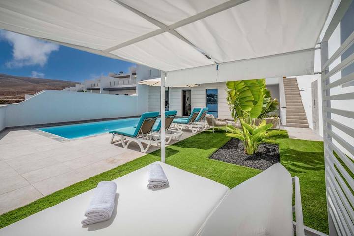 Casa de vacaciones para 4 personas, con Balcón y Terraza además de Piscina y Vistas en Playa Blanca (Fuerteventura)