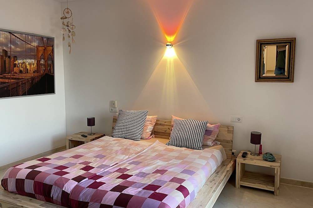 Villa with sea views from all rooms for 8 people, large pool, Bbq, heating in Cala Murada, Manacor