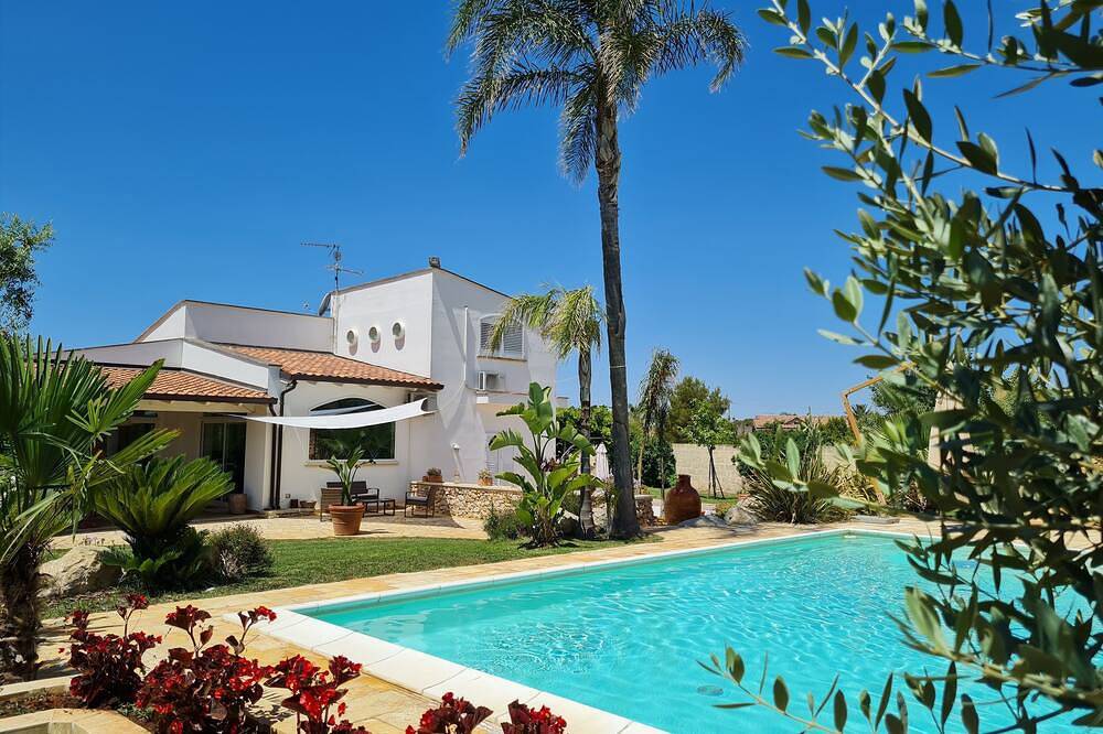 Elégante villa avec piscine dans le Salento in Monteroni di Lecce, Province de Lecce