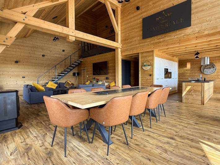 Gîte pour 14 personnes, avec terrasse dans Lac Pavin