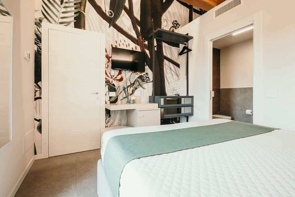 Ganze Wohnung, Safari Suite in Gio&Leo Guesthouse - Lakeside L&B in Lesa, Lago Maggiore (Piemont)