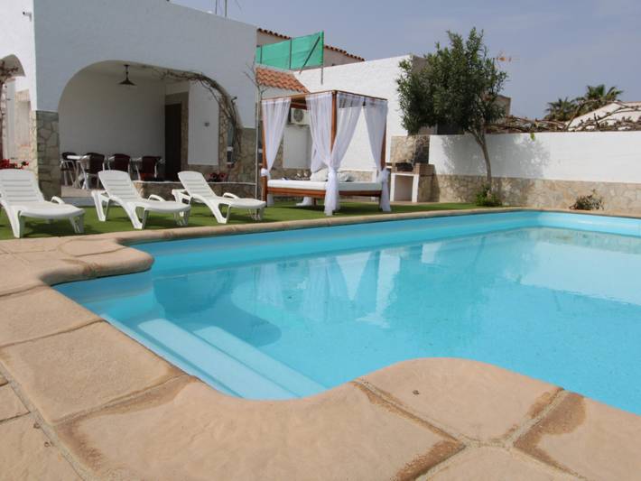 Gîte pour 8 personnes, avec terrasse et jardin