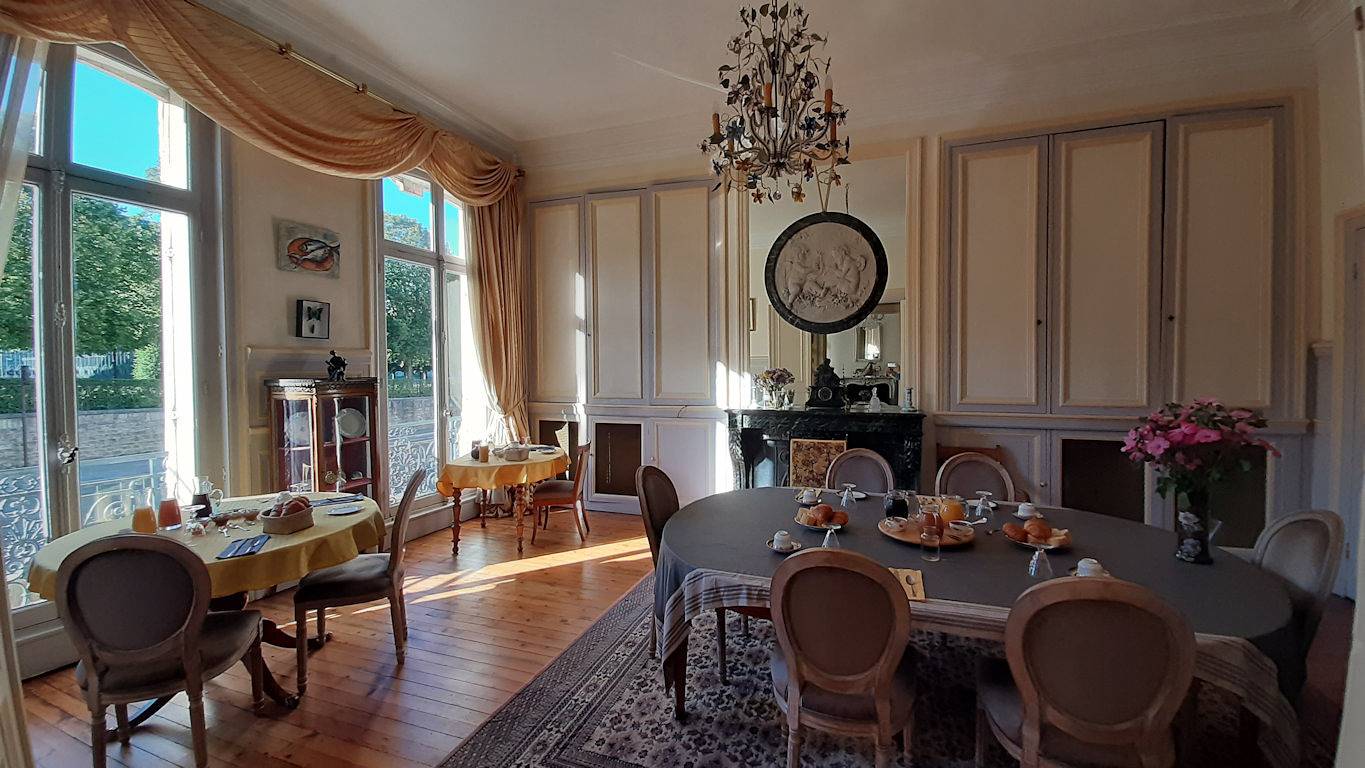 Chambres d'hôtes la Belle Boulonnaise - Chambre Écrivain in Boulogne-sur-Mer, Région de Boulogne-sur-Mer