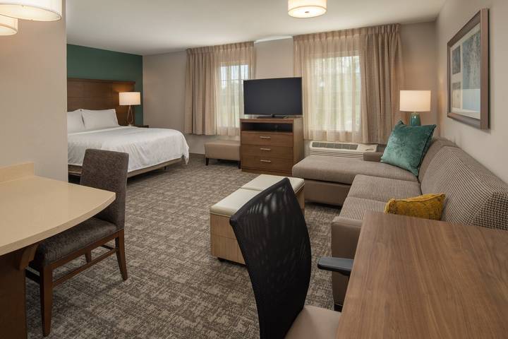 Hotel for 4 people, with pool - 1