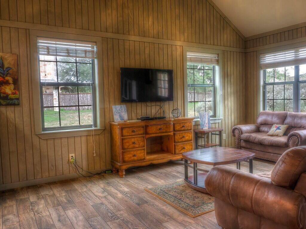Firefly @ Frio River Vacation Rentals in Concan, Uvalde County