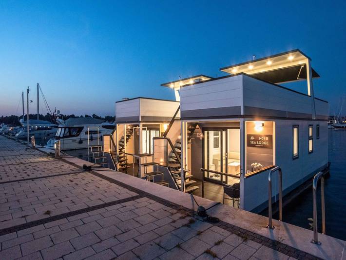 Ferienhaus für 6 Personen, mit Balkon und Terrasse sowie Whirlpool in Umag und Umgebung