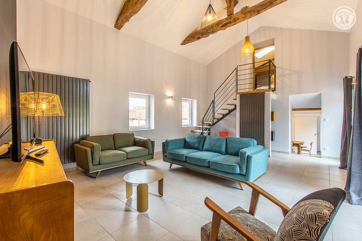 Gîte pour 8 personnes, avec Terrasse et Jardin