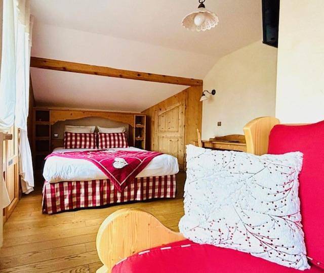 Double Room with Mountain View in Mont-Saxonnex, Région de Bonneville