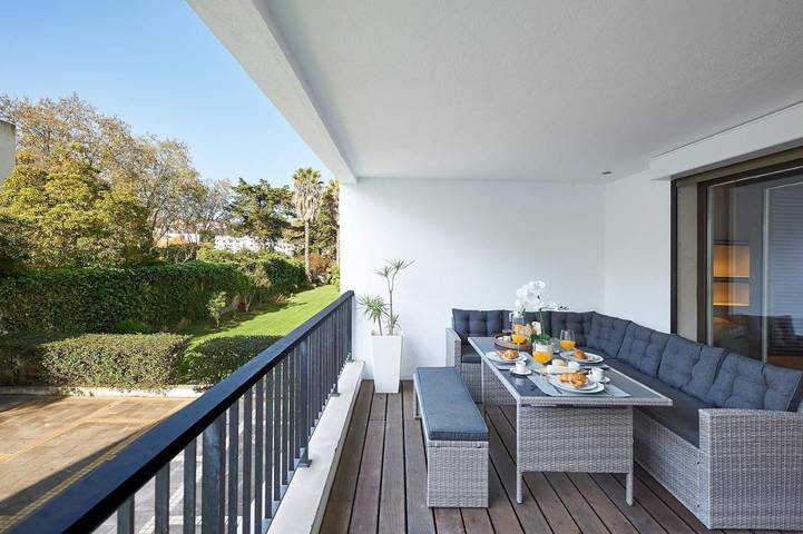 Apartamento de férias para 6 pessoas, com jardim e piscina e ainda terraço em Cascais