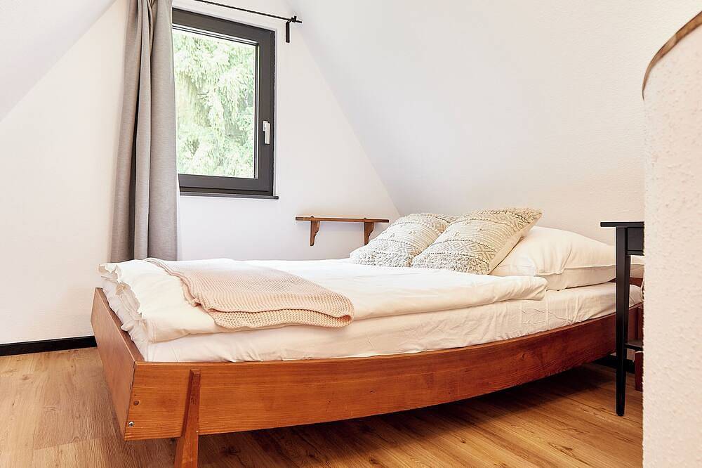 Modernes A-Frame mit Blick in den Wald und Terrasse in Grattersdorf, Vorderer Bayerischer Wald