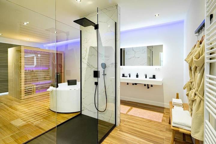 Ferienwohnung für 2 Personen, mit Whirlpool und Terrasse sowie Garten und Sauna in Antwerpen