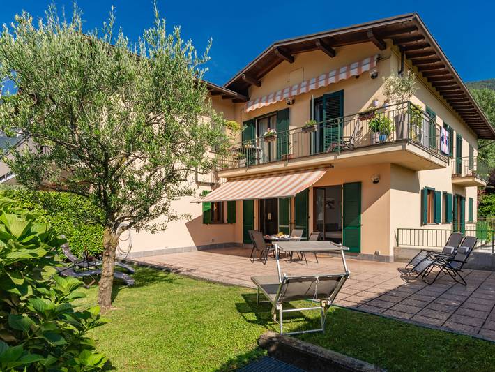 Ferienwohnung für 4 Personen, mit Balkon und Terrasse sowie Garten in Gemeinde Porlezza