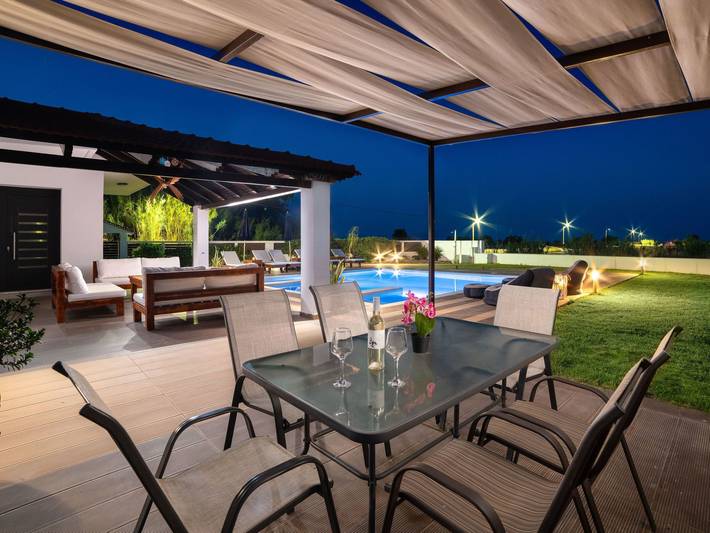 Ferienhaus für 6 Personen, mit Terrasse und Pool sowie Garten in Afantou - 3