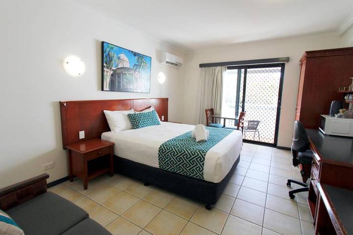 Aparthotel para 2 personas, con vistas además de piscina y jardín - 1