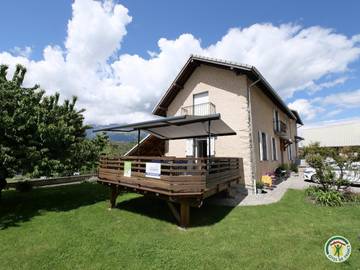 Gîte pour 2 personnes, avec jardin dans Parc national des Écrins