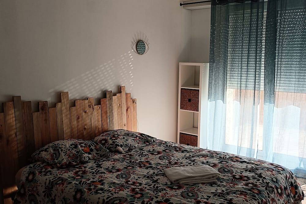 Entire apartment, Palois Roof Terrace 60m2 in Pau, Béarn