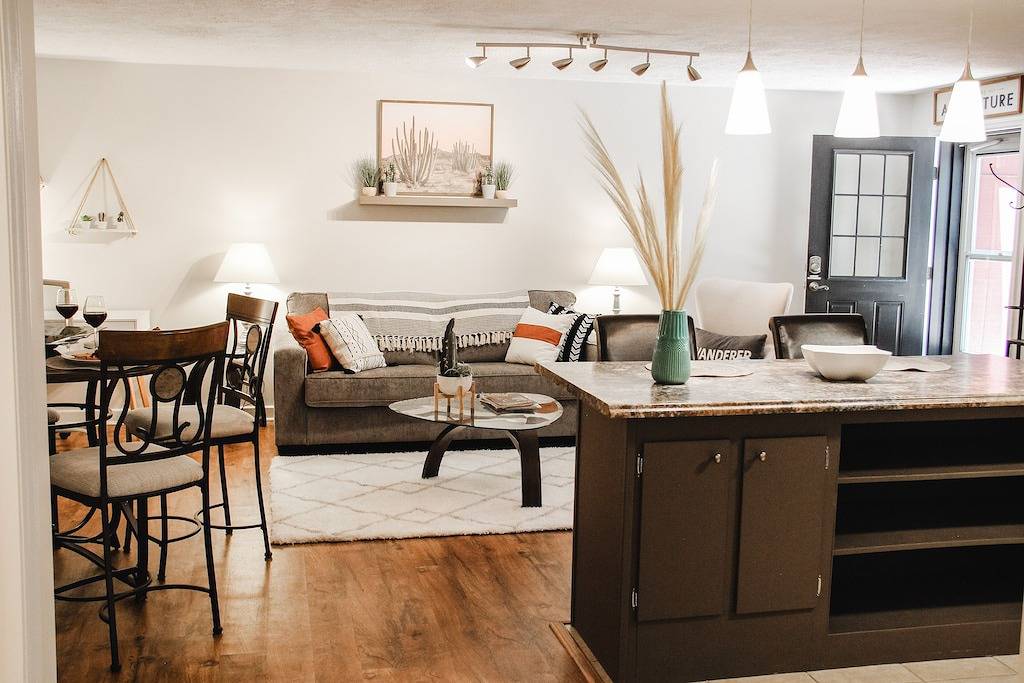 Ganze Wohnung, Boho 2 bedroom in downtown Floyd, Va-Golden Maple in Blue Ridge Parkway, Floyd County